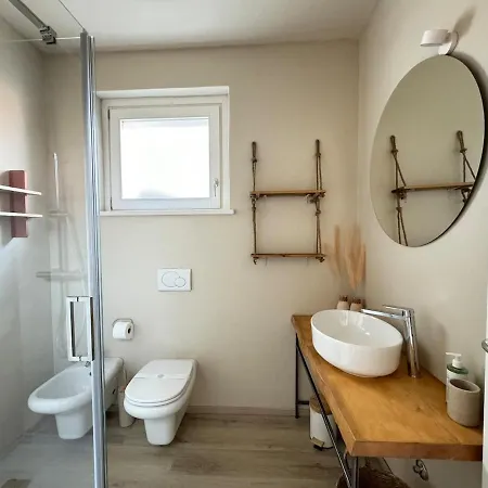 Ama Homes - Garden Lakeview Apartament