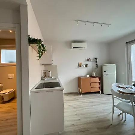 Ama Homes - Garden Lakeview Apartment