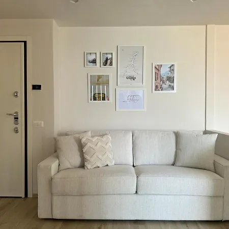 Ama Homes - Garden Lakeview *