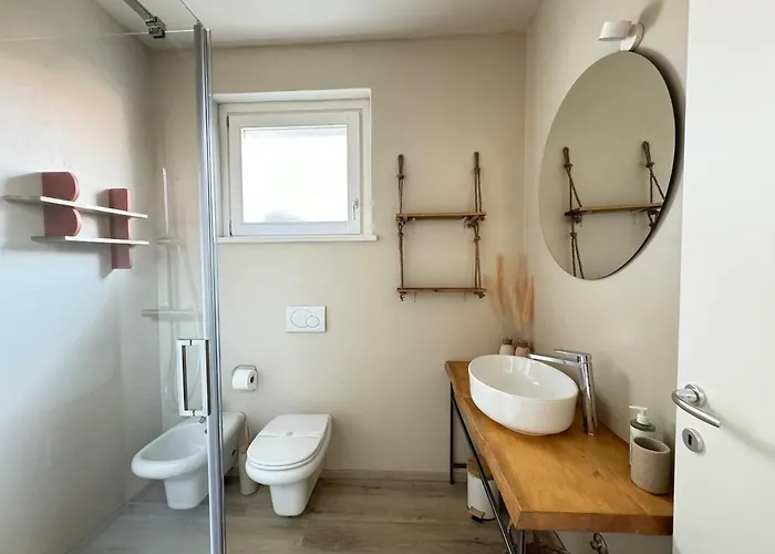 Ama Homes - Garden Lakeview Apartmán